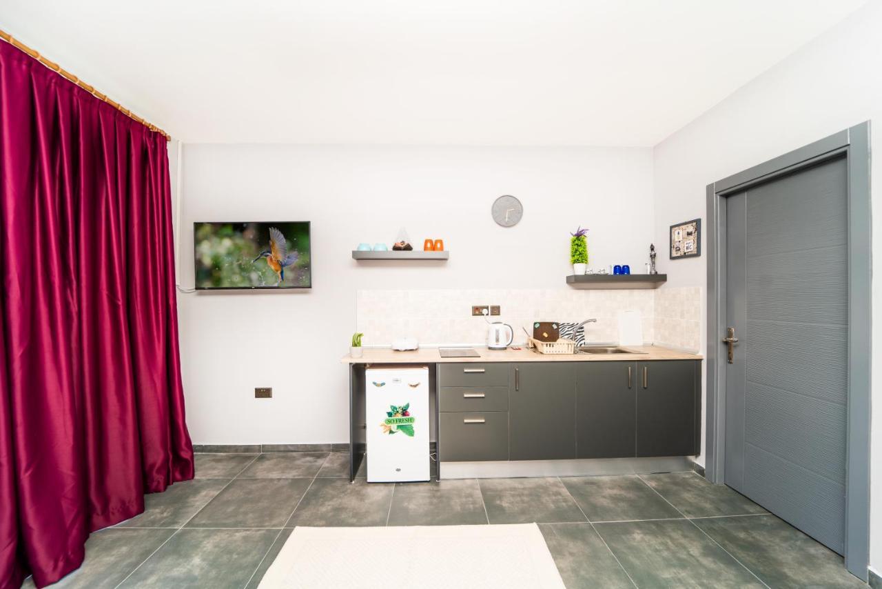 Chardonnay Guest Studio Rooms With Great View For Nature Lovers Kyrenia  Exterior photo